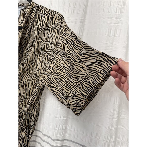 August Silk Robe Womens Medium 100% Silk Animal Print Belted Lightweight Kimono - Picture 6 of 9